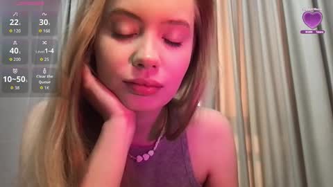 Snapshot of blondy_banny chatting on 02-27-26, 01:16 Blondy bunny online show from 02-27-26, 01:16