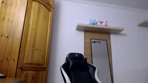 blondyelena online show from 10-20-25, 06:03