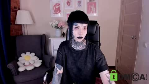 Snapshot of blood__mary chatting on 05-01-26, 10:20 Mary online show from 05-01-26, 10:20