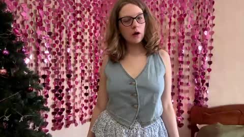 Snapshot of bloom_lum chatting on 02-28-26, 11:44 Lumi online show from 02-28-26, 11:44