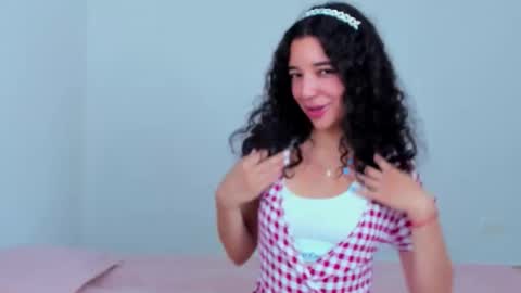 Snapshot of blooming_bella chatting on 02-16-26, 07:59 Bella online show from 02-16-26, 07:59