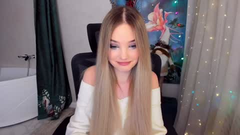 Sophia online show from 12-08-24, 02:18