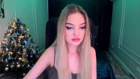 Sophia online show from 12-12-24, 12:22