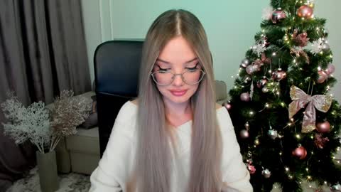Sophia online show from 12-29-24, 03:00