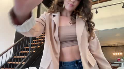 Emma Bloom online show from 12-19-25, 08:16