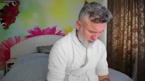 Nico online show from 12-18-25, 07:03