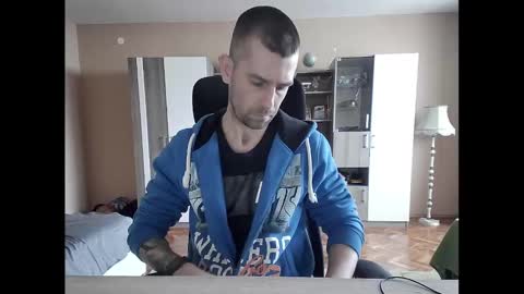 Runaway online show from 02-18-25, 02:59