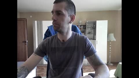 Runaway online show from 02-25-25, 08:14