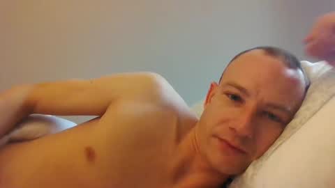 Snapshot of blue_eyes_888 chatting on 01-06-25, 04:13 blue_eyes_888 online show from 01-06-25, 04:13