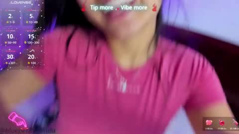 Snapshot of blue_petite chatting on 10-07-25, 06:27 Linda online show from 10-07-25, 06:27