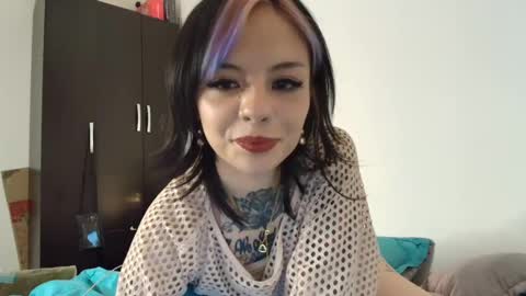 Snapshot of blue_tatuu1 chatting on 12-18-24, 11:19 Alice bleu for friends  online show from 12-18-24, 11:19