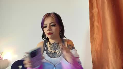 Snapshot of blue_tatuu1 chatting on 12-26-24, 04:10 Alice bleu for friends  online show from 12-26-24, 04:10