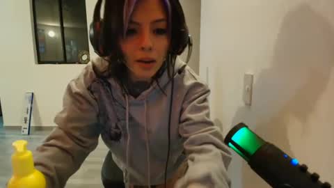 Snapshot of blue_tatuu1 chatting on 01-31-25, 01:54 Alice bleu for friends  online show from 01-31-25, 01:54