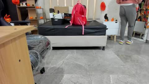 blue_tay1 online show from 10-28-25, 11:58