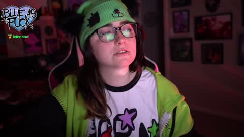 Snapshot of blueasfuck chatting on 12-31-24, 02:19 Blue online show from 12-31-24, 02:19