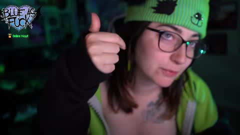 Snapshot of blueasfuck chatting on 01-04-25, 05:58 Blue online show from 01-04-25, 05:58