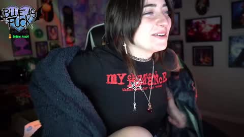 Snapshot of blueasfuck chatting on 01-09-25, 01:50 Blue online show from 01-09-25, 01:50