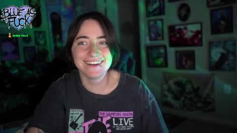 Snapshot of blueasfuck chatting on 03-08-25, 01:28 Blue online show from 03-08-25, 01:28