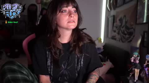 Snapshot of blueasfuck chatting on 09-12-25, 01:06 Blue online show from 09-12-25, 01:06