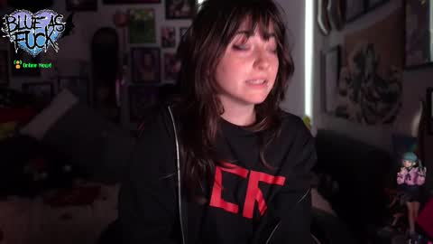 Snapshot of blueasfuck chatting on 09-17-25, 01:18 Blue online show from 09-17-25, 01:18