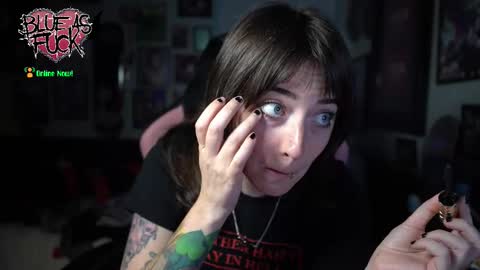 Snapshot of blueasfuck chatting on 10-23-25, 01:05 Blue online show from 10-23-25, 01:05