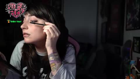 Snapshot of blueasfuck chatting on 11-05-25, 01:16 Blue online show from 11-05-25, 01:16