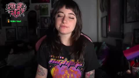 Blue online show from 12-18-25, 01:22