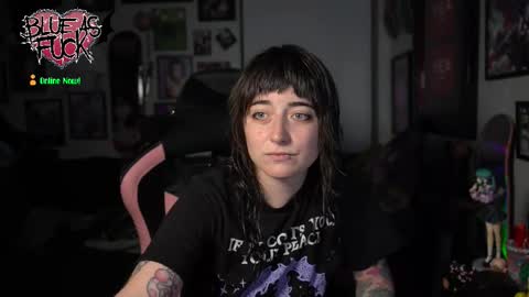 Blue online show from 12-23-25, 01:36