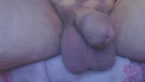 Snapshot of bluebee420 chatting on 01-05-25, 10:21 bluebee420 online show from 01-05-25, 10:21