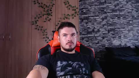 blueeyeboy0 online show from 05-04-26, 08:32