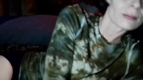 Snapshot of blueeyedlie chatting on 02-10-26, 11:53 Blueeyedlie online show from 02-10-26, 11:53