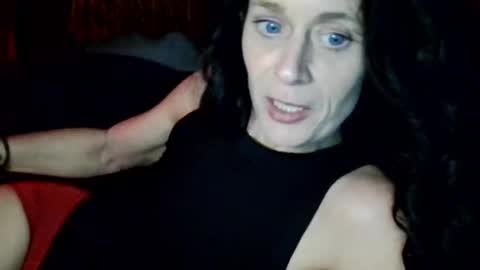 Snapshot of blueeyedlie chatting on 02-15-26, 03:25 Blueeyedlie online show from 02-15-26, 03:25