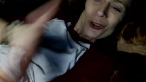 Snapshot of blueeyedlie chatting on 02-18-26, 06:31 Blueeyedlie online show from 02-18-26, 06:31