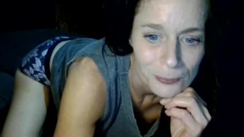 Snapshot of blueeyedlie chatting on 03-08-26, 05:22 Blueeyedlie online show from 03-08-26, 05:22