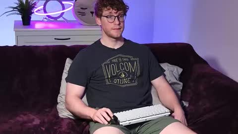 blueeyedtallguy online show from 11-18-25, 03:12