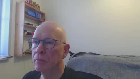 blueeyesn8 online show from 12-20-24, 09:21