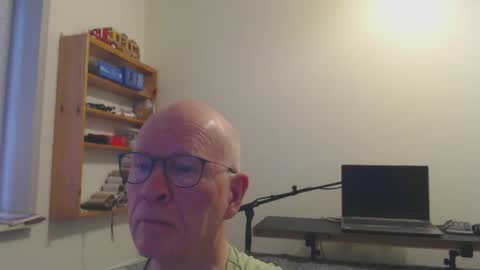 blueeyesn8 online show from 01-01-25, 11:27