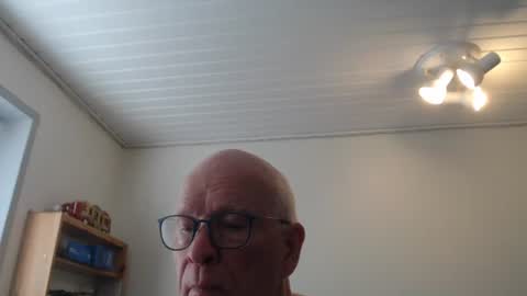 blueeyesn8 online show from 02-06-25, 10:26