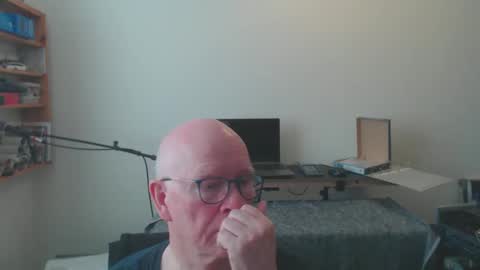 blueeyesn8 online show from 02-17-25, 09:13