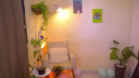 FLORAA online show from 04-19-26, 06:10
