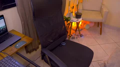 FLORAA online show from 05-16-26, 05:34