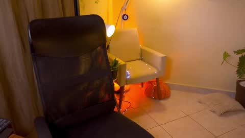 FLORAA online show from 10-09-25, 03:32