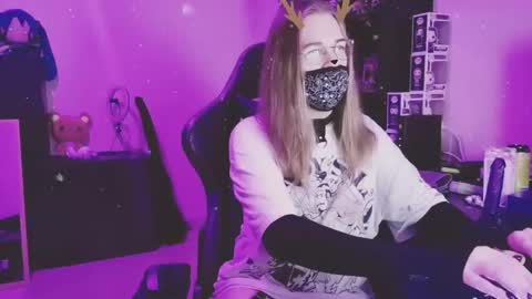 Blue online show from 12-17-25, 10:16