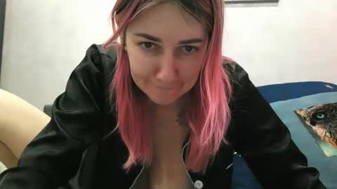 Snapshot of bluexowl chatting on 01-24-25, 07:07 BlueXOwl online show from 01-24-25, 07:07