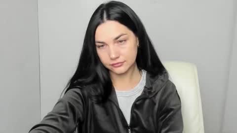 Kelly online show from 09-26-25, 05:33