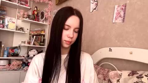 Snapshot of blush_fairy chatting on 09-14-25, 12:15 Milou online show from 09-14-25, 12:15