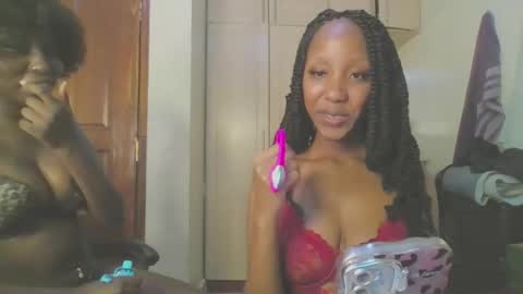 Snapshot of blushbelle chatting on 03-06-26, 09:22 Belle online show from 03-06-26, 09:22