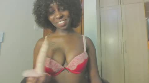 Snapshot of blushbelle chatting on 03-10-26, 11:32 Belle online show from 03-10-26, 11:32