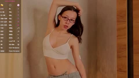 Dolores online show from 10-15-25, 06:13