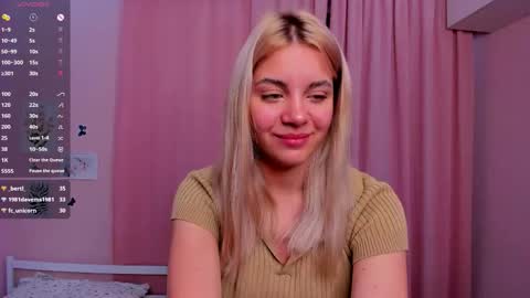 Chloe online show from 09-11-25, 03:23
